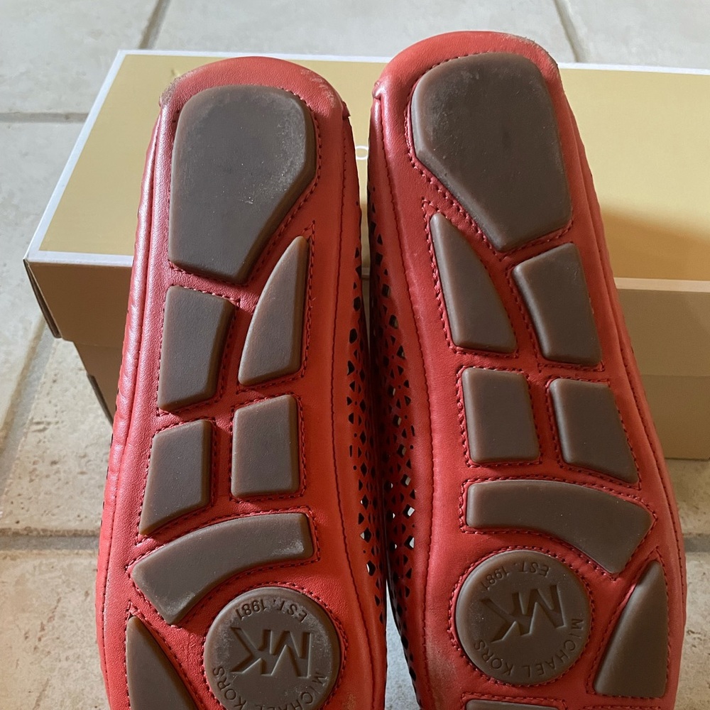 Michael Kors Leather Fulton Moc Red Sienna Flats Women’s 8M Pre-Owned with Box - Picture 3 of 6
